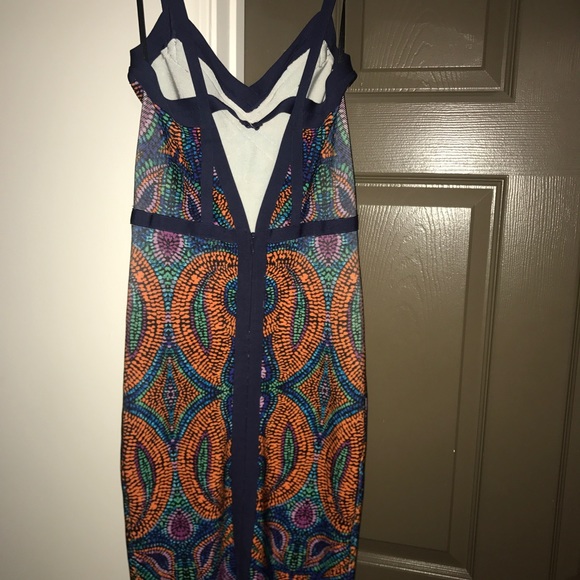 BEBE Pattern bandage dress ✨✨✨ - Picture 4 of 6